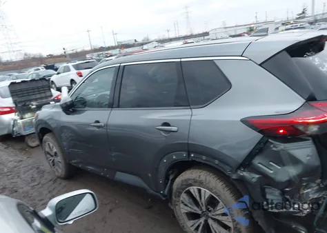 2021 Nissan Rogue Sv Intelligent Awd z USA, uszkodzony, nr VIN 5N1AT3BB0MC774583